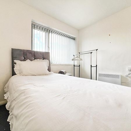 Rusholme Apartment - Sleeps 4 Manchester Exterior photo